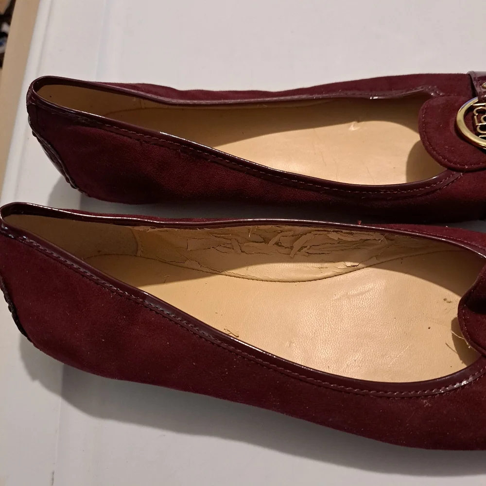Liz Claiborne Flex Burgundy Suede Flat Shoe, 9M